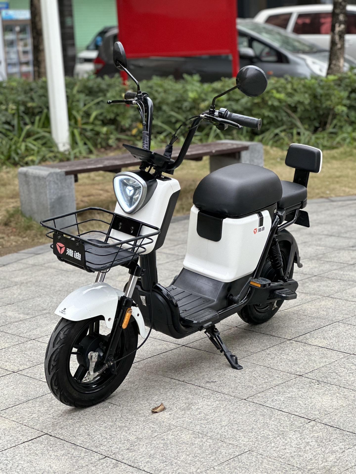 雅迪V20新國標電動車 續航42公里，城市通勤的理想選擇